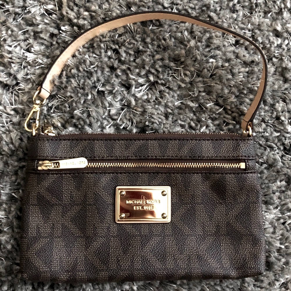 Small Wristlet with logo